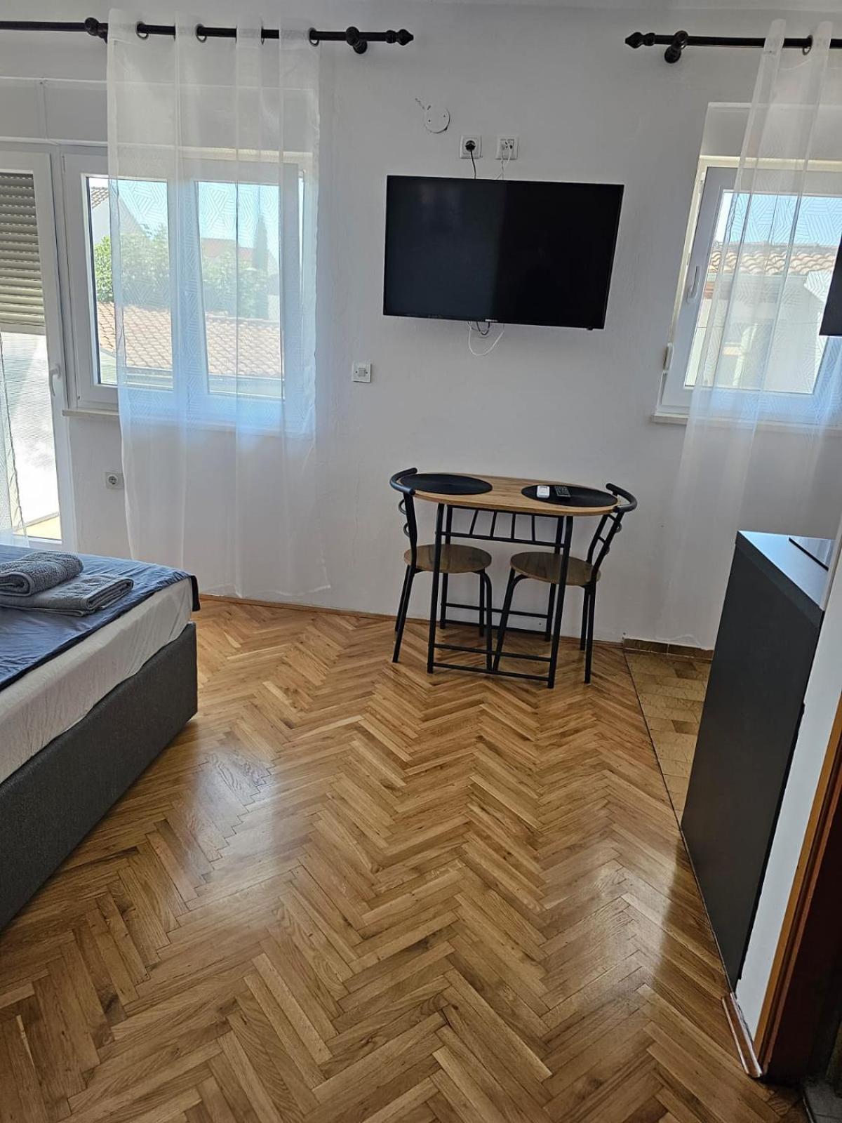 Apartmani Suhi Brod Medulin Exterior foto